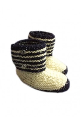 Beautiful and stylish babay booties design and multi-color kited for 1-2 yrs 