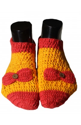 Graminarts Woolen Hand Crocheted Bow Pattern Socks For Women