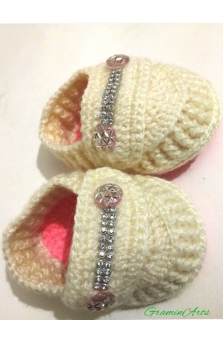 Beautiful knitted woolen baby booties for baby girls  0-1Y
